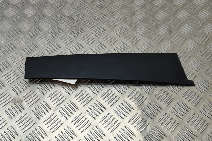 Ornament vertical ușă st&acirc;nga spate KIA SPORTAGE V NQ5 2022 OEM: 83251-R2000,83251R2000 24307504