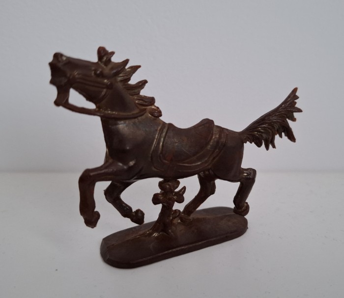 JUCARIE VECHE - FIGURINA CAL ROMANESC - CULOARE MARO SIDEFAT