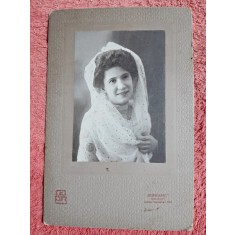 Fotografie tip CDV, femeie cu voal, inceput de secol XX