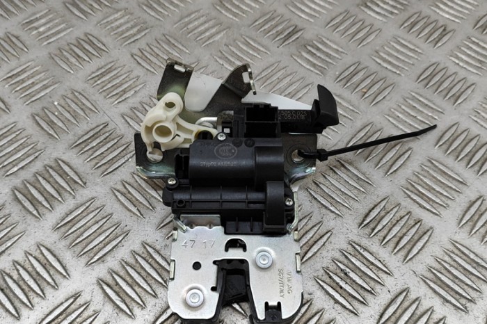 &Icirc;ncuietoare haion SKODA SUPERB III 3V3 2018 OEM: 3V0827505C 27889401
