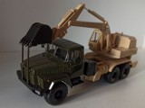 Macheta KrAZ 260 camion cu excavator AO-4421A - MCG / Nash Avtoprom 1/43