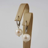 Cumpara ieftin Cercei argint 925 placati rodiu cu perle albe de cultura 13mm Fabia, 3cm, inchidere sigura. Saculet catifea inclus. Bijuterie Made in Italy