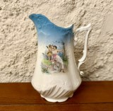 CARAFA VECHE DIN PORTELAN FIN H16CM