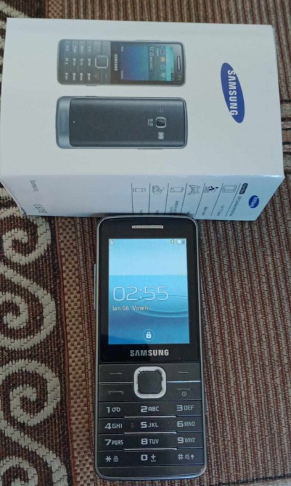 Vand Samsung s5610in stare f buna, ca NOU !!!