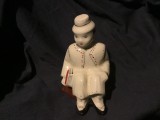 Decor / Vintage / Bibelou din portelan romanesc cu marcaj Faimar perioada comunista !
