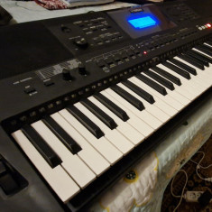 Vând orgă Yamaha PSR-E453