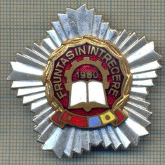 Y 823 INSIGNA - ,,FRUNTAS IN INTRECERE" -1980 - PENTRU COLECTIONARI