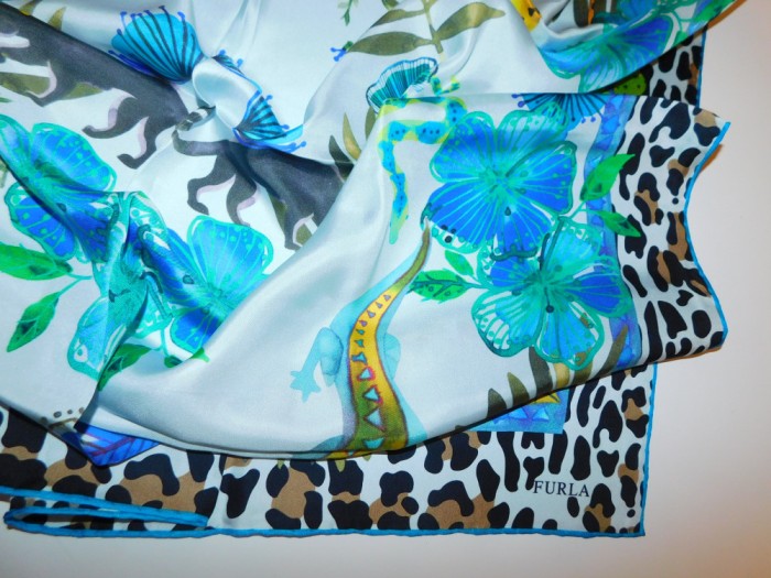 FURLA ,Esarfa noua , matase naturala, originala, deosebita
