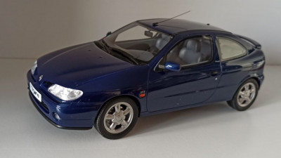 Macheta Renault Megane MK1 Coupe 1996 albastru - OTTO Models 1/18 foto