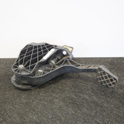 Pedala ambreiaj VW PASSAT Variant B7 365 2011 OEM: 3C2721059BH3C2721318A | 2933429 foto