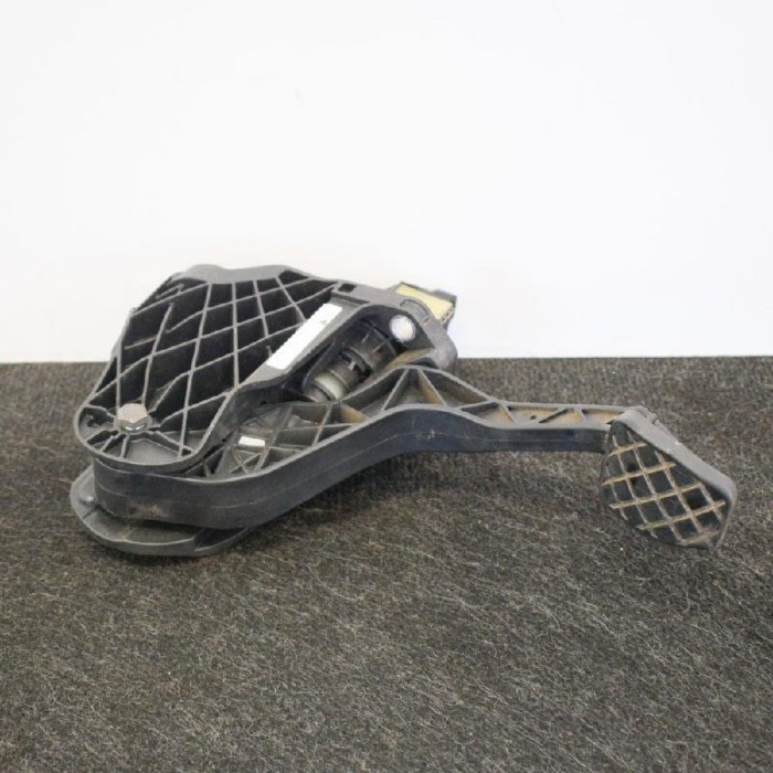 Pedala ambreiaj VW PASSAT Variant B7 365 2011 OEM: 3C2721059BH3C2721318A | 2933429