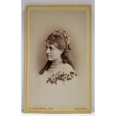FOTOGRAF TH. SCHUHMANN und SOHN , CARLSRUHE , TANARA CU ROCHIE INFLORATA , FOTOGRAFIE TIP C.D.V. , SFARSITUL SEC. XIX