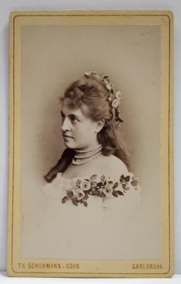 FOTOGRAF TH. SCHUHMANN und SOHN , CARLSRUHE , TANARA CU ROCHIE INFLORATA , FOTOGRAFIE TIP C.D.V. , SFARSITUL SEC. XIX foto