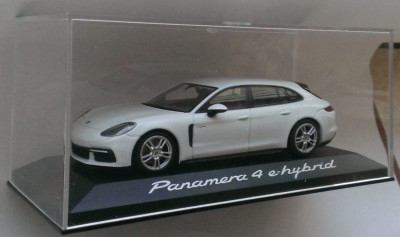 Macheta Porsche Panamera 4 E-Hybrid Sport Turismo 2017 - Minichamps 1/43 foto