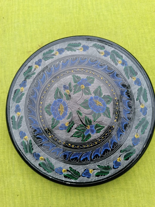 Farfurioara decorativa din lemn