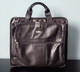 Geanta/Servieta Targus Corporate Traveler, 15", cu protectie perne pt. device, piele veritabila (nu ecologica), neagra, din SUA, conditie excelenta