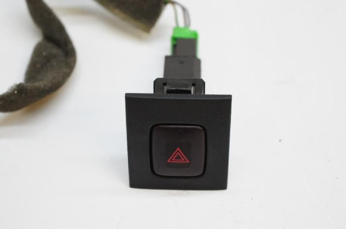 Comutator VOLVO S80 II AS 2010 OEM: 30710106 2672815