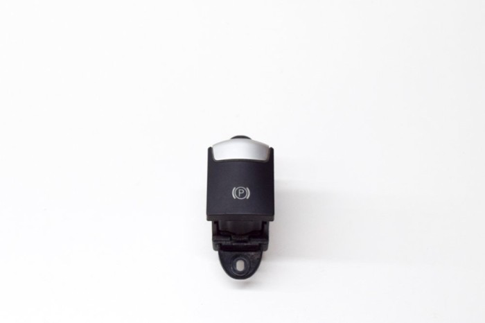 Buton fr&acirc;nă de m&acirc;nă MASERATI GHIBLI M157 2015 OEM: 670020773,6700207730 14907034