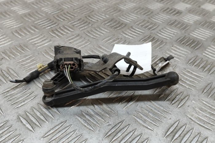 Senzor de nivel &icirc;nălțime st&acirc;nga spate BMW 3 G20, G28 2023 OEM: 6895466,6878573 | 29998453