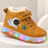 Cumpara ieftin Ghete maro imblanite cu lumini LED bareta velcro, Model Cosmo, Baieti, Piele