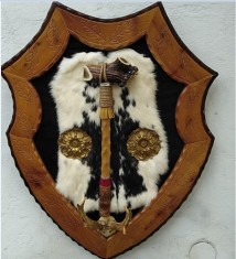 PANOPLIE CU TOMAHAWK 78/61 cm.