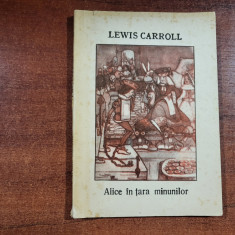 Alice in tara minunilor de Lewis Carroll