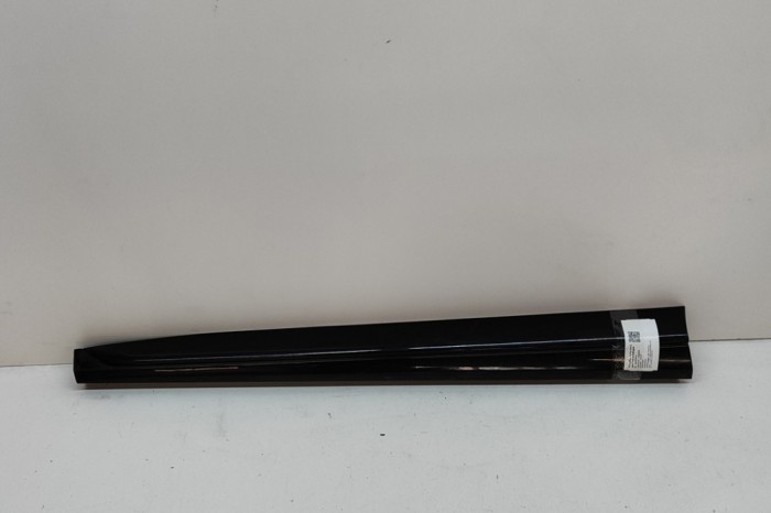 Bandou inferior ușă st&acirc;nga față KIA EV6 CV 2023 OEM: 87723-CV100 27311586