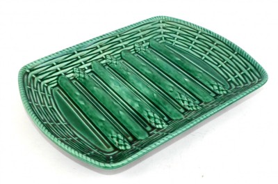 Superb platou vechi de majolica decorat cu motive vegetale in relief asparagus foto