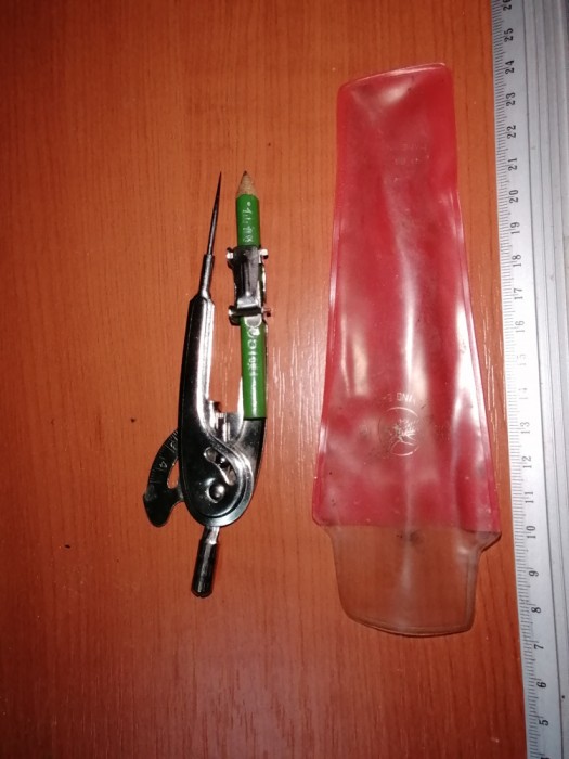 COMPAS VECHI CU HUSA