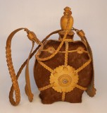 Plosca decor cu piele de caprioara - inaltime 28cm