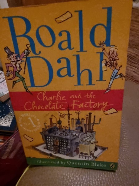 Roald Dahl - Charlie and the Chocolate Factory