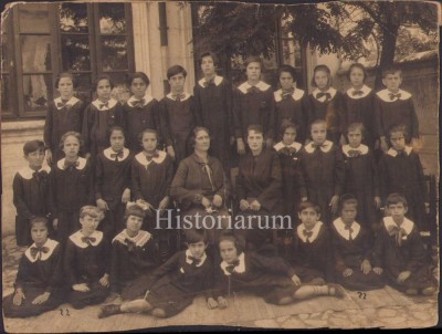 HST P2/594 Poză eleve și profesoare Rom&amp;acirc;nia interbelică foto