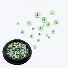 Cristale Swarovski pentru nail art 1-5mm - Verde foto