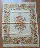 VECHE FATA DE MASA LUCRATA SI CUSUTA MANUAL CU BOGAT MODEL FLORAL