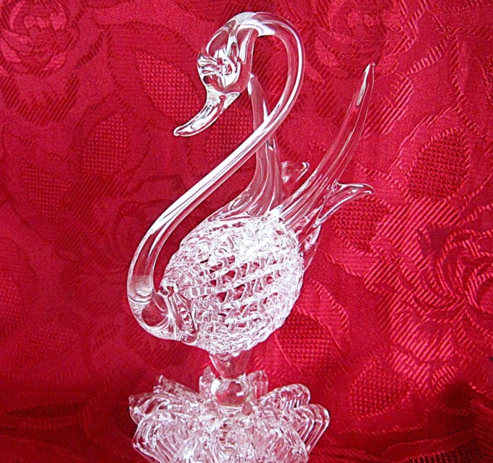 FIGURINA STATUETA BIBELOU STICLA LEBADA REALIZATA MANUAL 18.5 CM