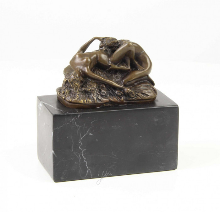 Cuplu facand dragoste - statueta erotica din bronz pe soclu din marmura WB-9