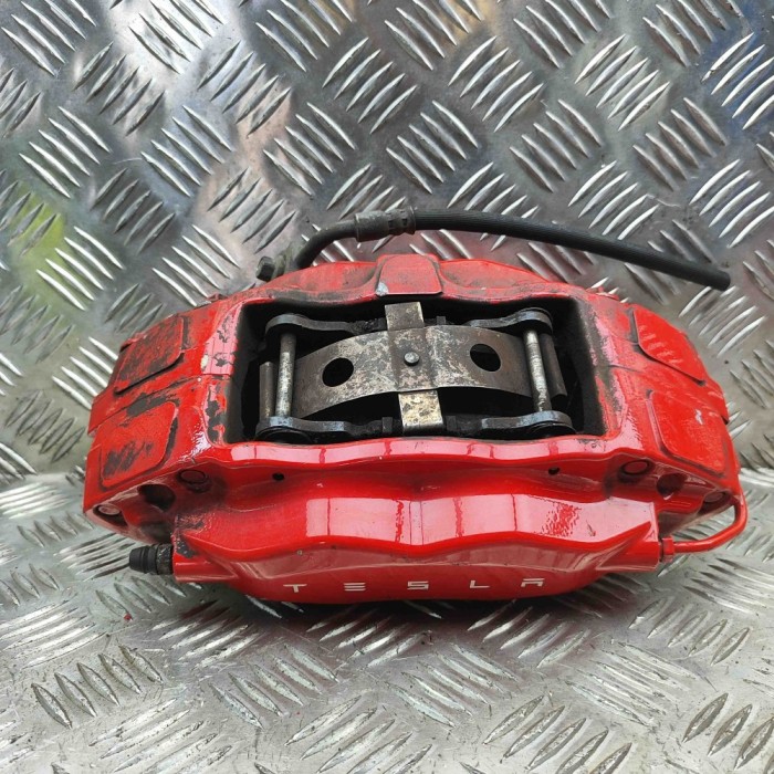 Etrier de fr&acirc;nă dreapta față TESLA MODEL S 2018 OEM: Hatchback | 13621679