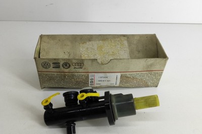 Cilindru de fr&amp;acirc;nă AUDI 100 4A, C4 1990 OEM: 4A0611021 24312878 foto