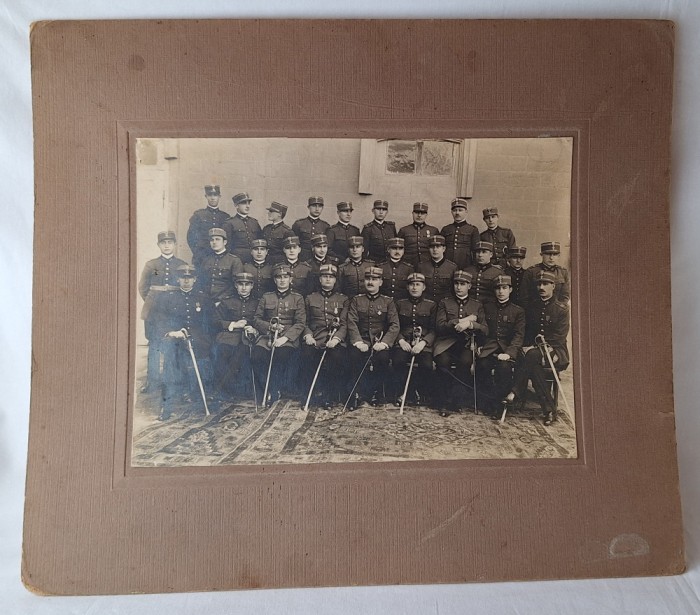 Ofiteri din Regimentul 10 Vanatori - fotografie veche de epoca anii 1920 perioada Regelui Ferdinand, poza rara de colectie, foto militara gen tablou