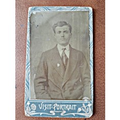 Fotografie tip CDV, barbat cu cravata, perioada interbelica