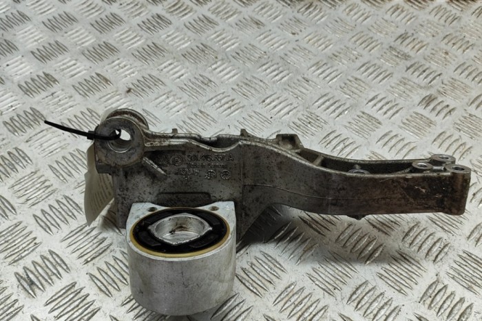 Suport stabilizator st&acirc;nga față AUDI E-TRON GT 2023 OEM: 9J1413357A 31439180