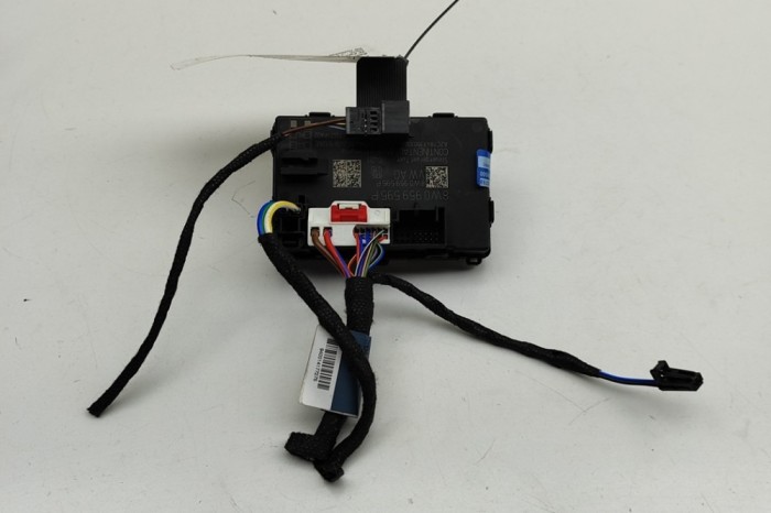 Modul de control ușă dreapta spate AUDI A5 Sportback F5A 2024 OEM: 8W0959595P | 31724164