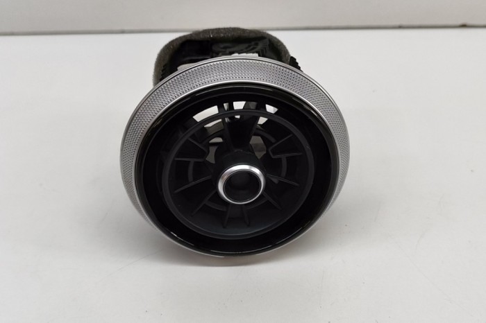 Gura de ventilație planșa de bord AUDI A3 Sportback 8VA, 8VF 2017 OEM: 81A820901B,5150133810E 28858713