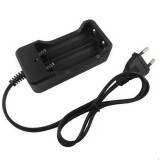 Incarcator Pentru 2 Acumulatori 18650 , Afisare LED , Oprire Automata , Negru