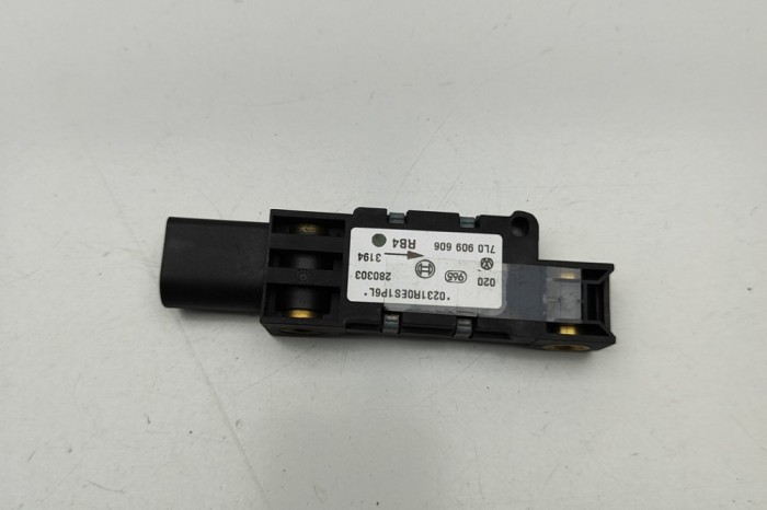 Senzor de impact dreapta față VW TOUAREG 7LA, 7L6, 7L7 2003 OEM: 7L0909606 29439129