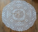 FATA DE MASA CIRCULARĂ MARE VINTAGE DIN BUMBAC, TEHNICA FILET