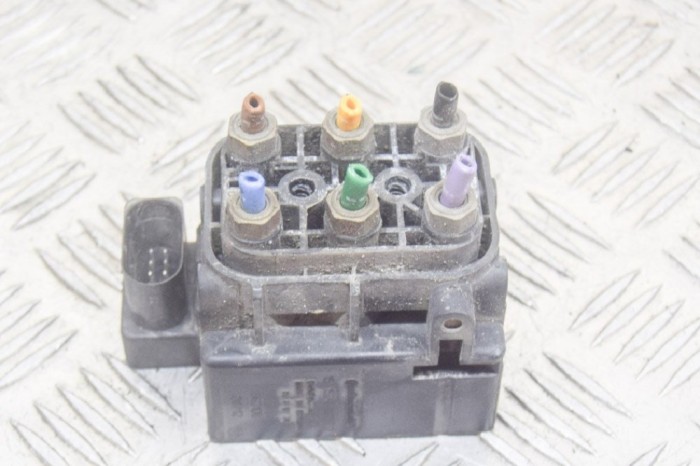 Unitate de control suspensie pneumatică TESLA MODEL S 2015 OEM: 15-1524-00273 11704042