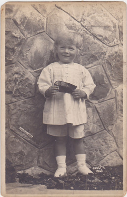 Regele Mihai copil in alb Studio Julietta 1923 foto