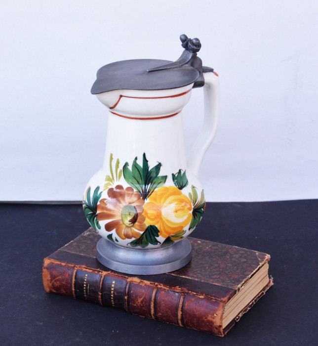 Halba veche ceramica cu capac de staniu