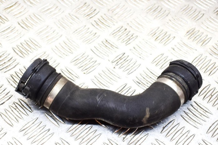 Furtun radiator răcire dreapta BMW 3 F30, F80 2012 13817371